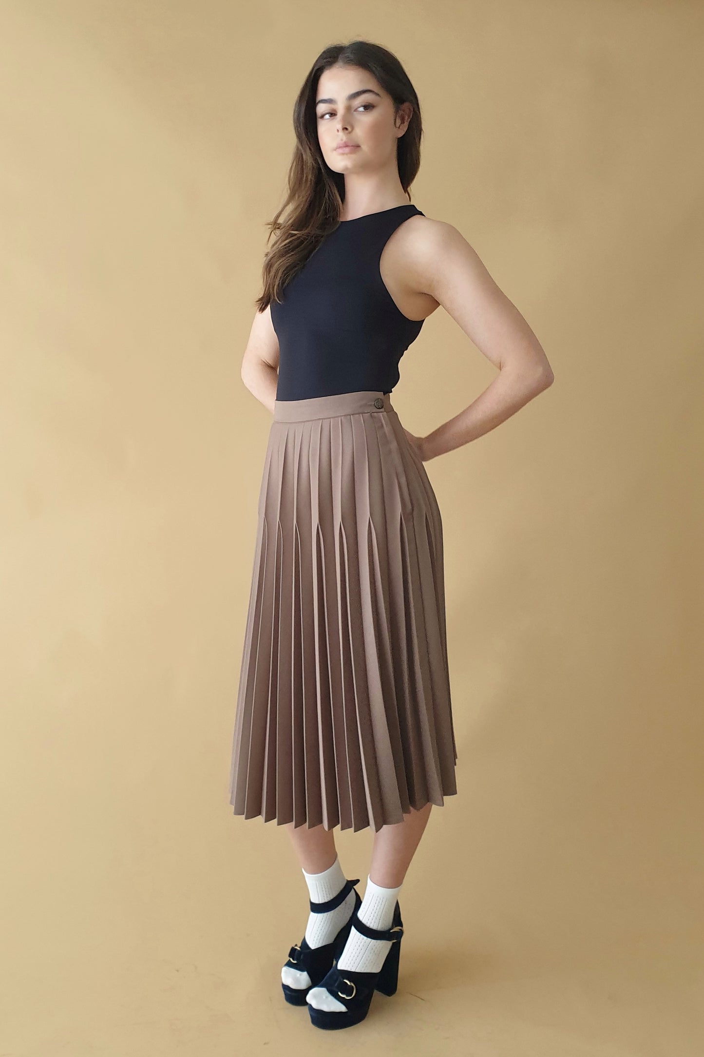 Unique vintage pleated skirt Size 6-8