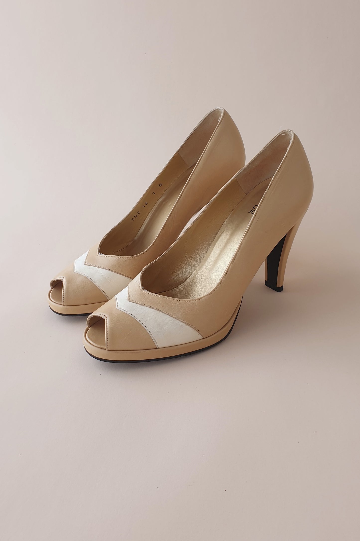 Vintage Charles Jourdan pumps Size 7