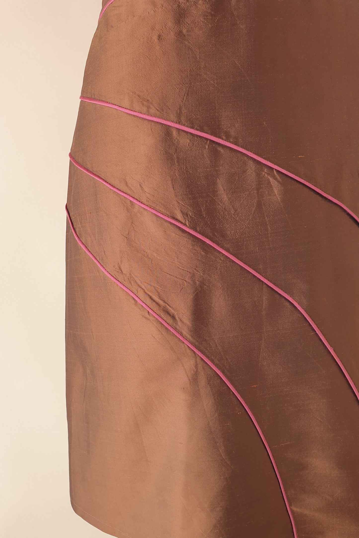 Beautiful vintage silk skirt from Von Troska Size M
