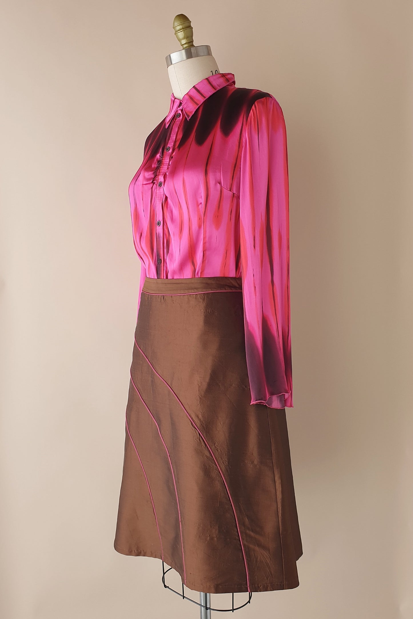 Beautiful vintage silk skirt from Von Troska Size M