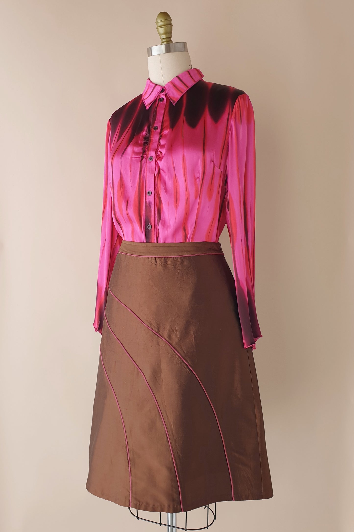 Beautiful vintage silk skirt from Von Troska Size M