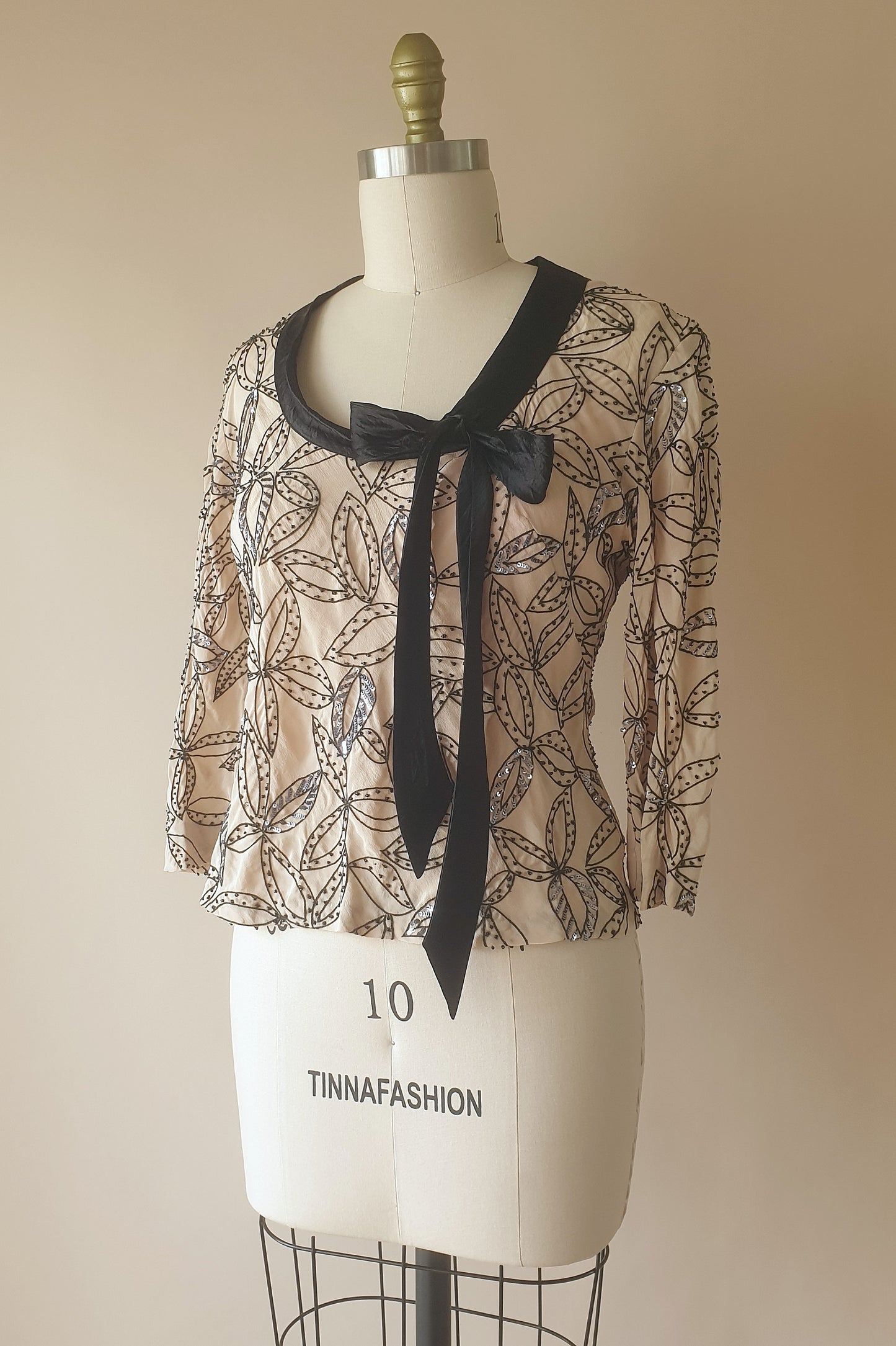 Vintage Caroline Church embroidered top Size S/M