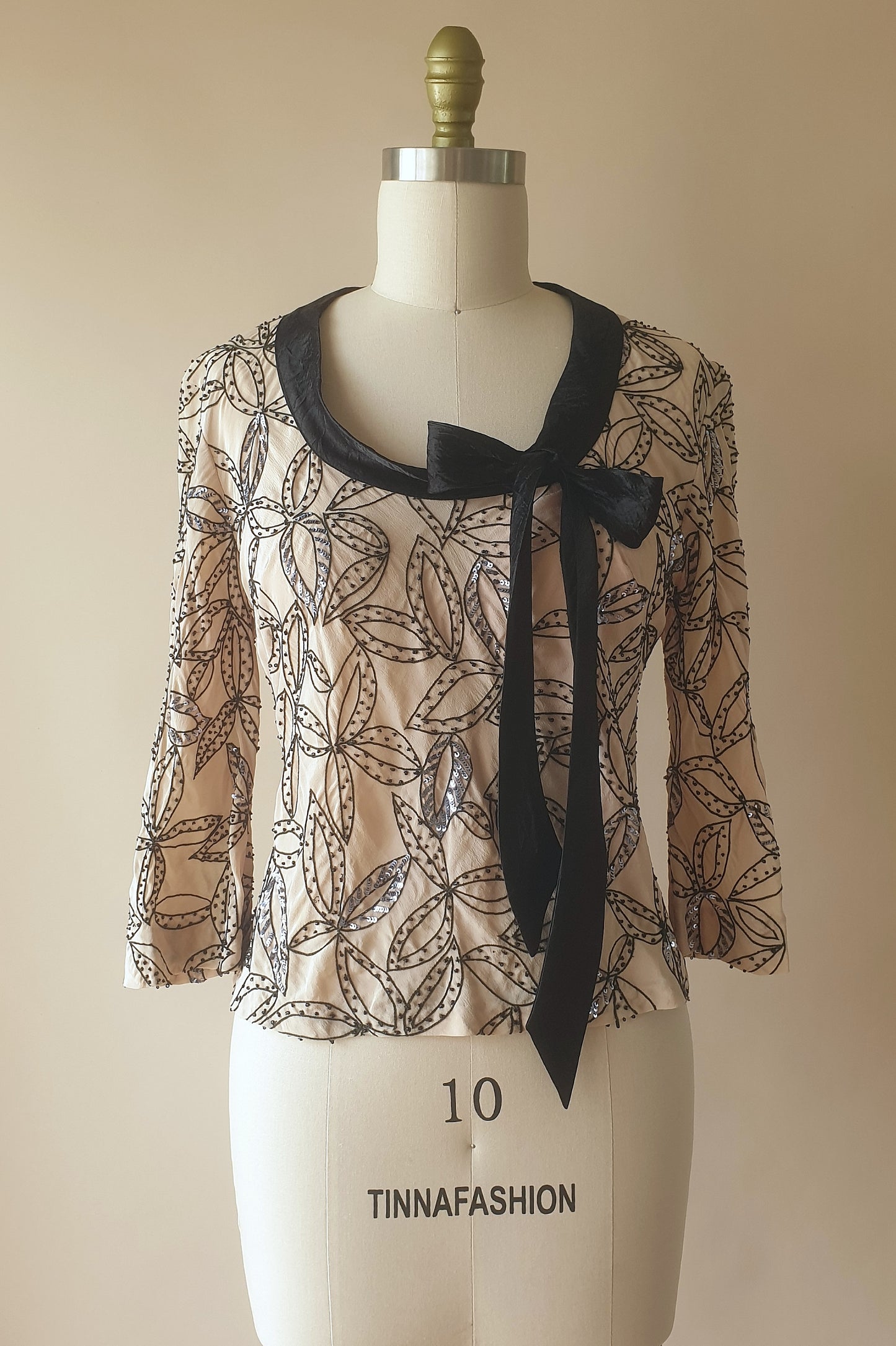 Vintage Caroline Church embroidered top Size S/M
