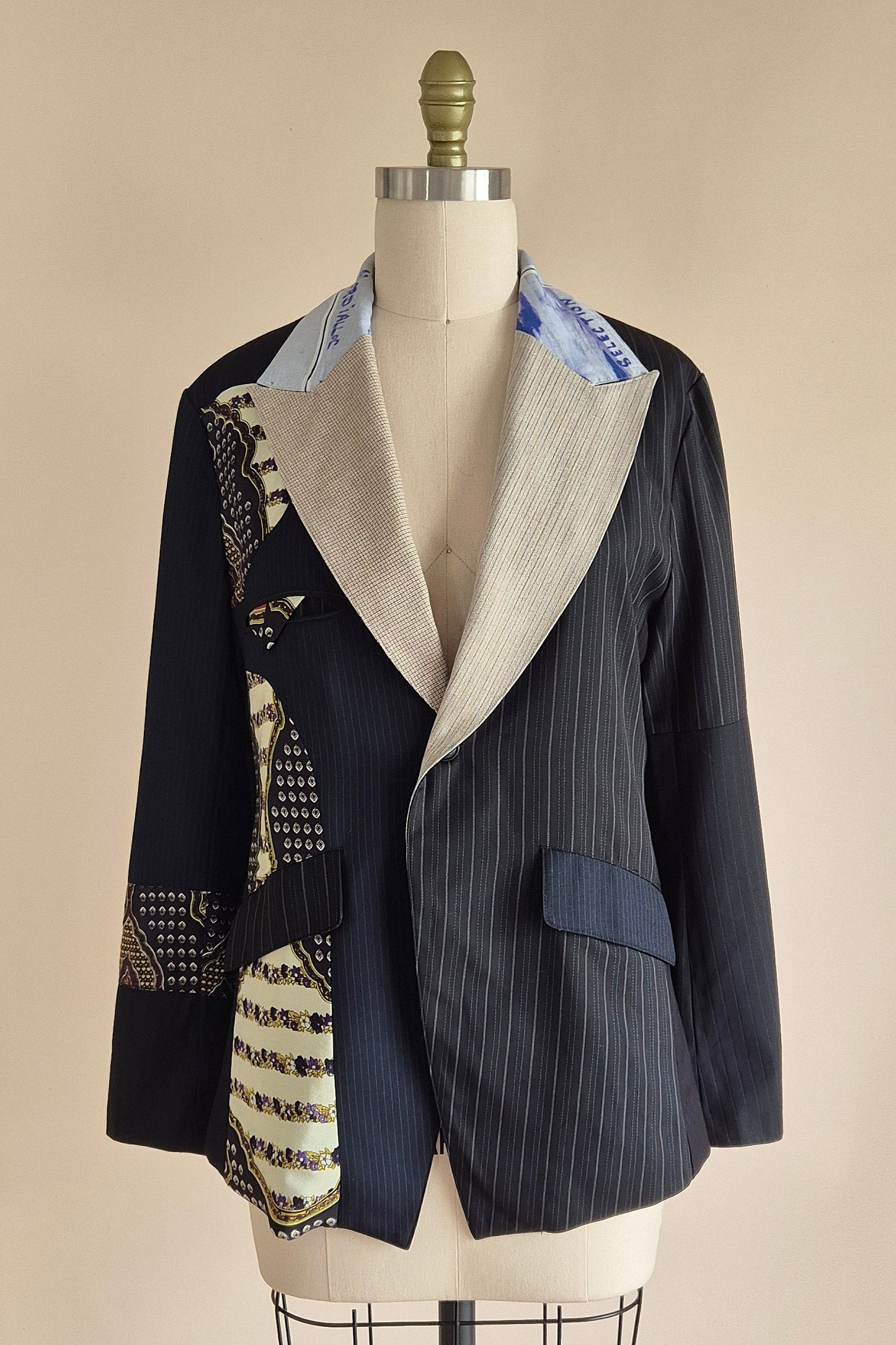Stunning embroidered velvet bolero Size S