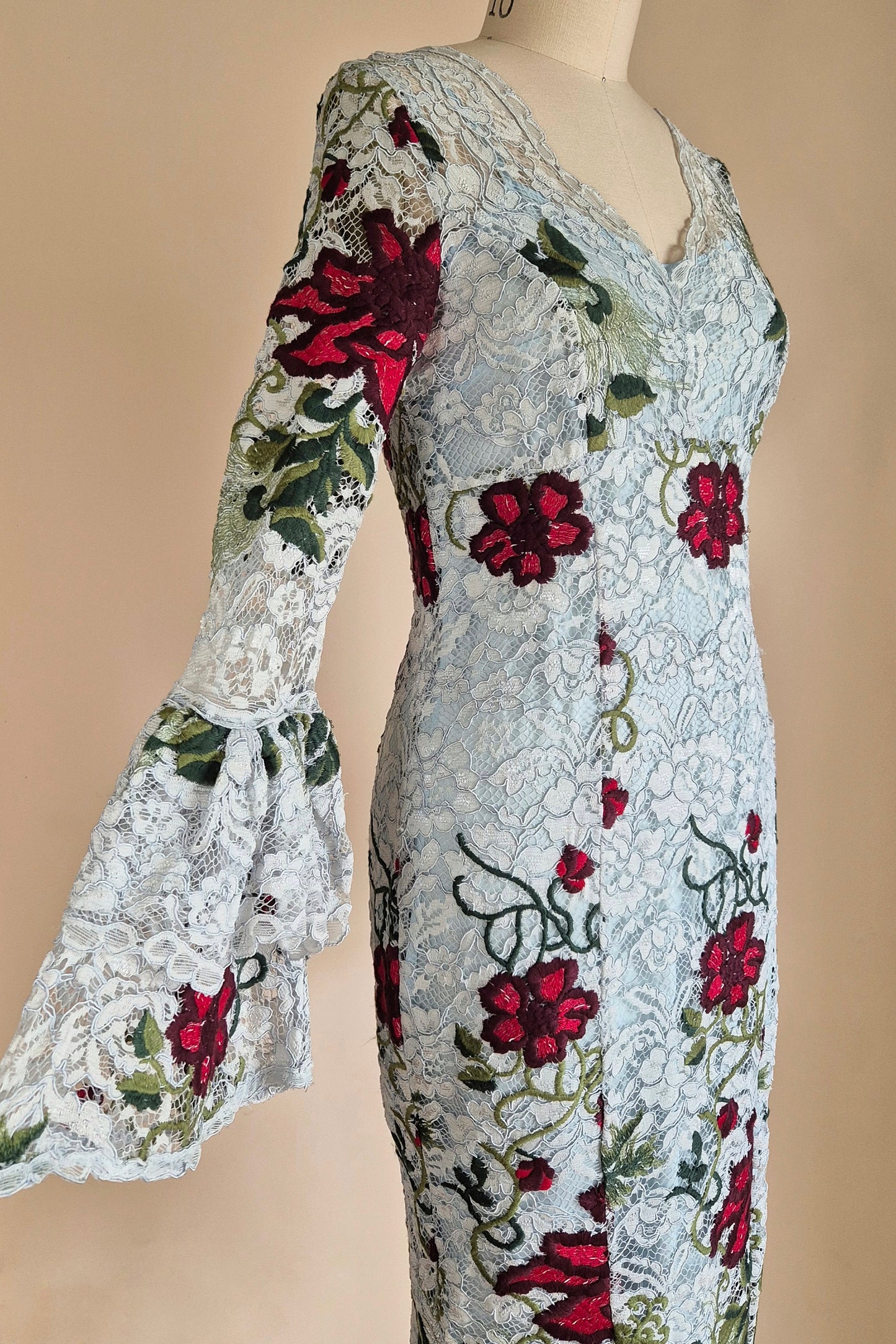 Stunning Trelise Cooper lace dress Size S